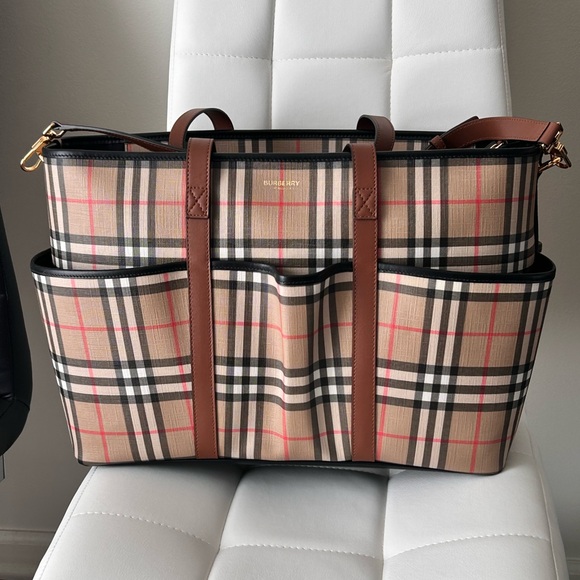 NWT! 67% off SALE!! Authentic Burberry Vintage Check Diaper Tote Bag - Picture 6 of 16